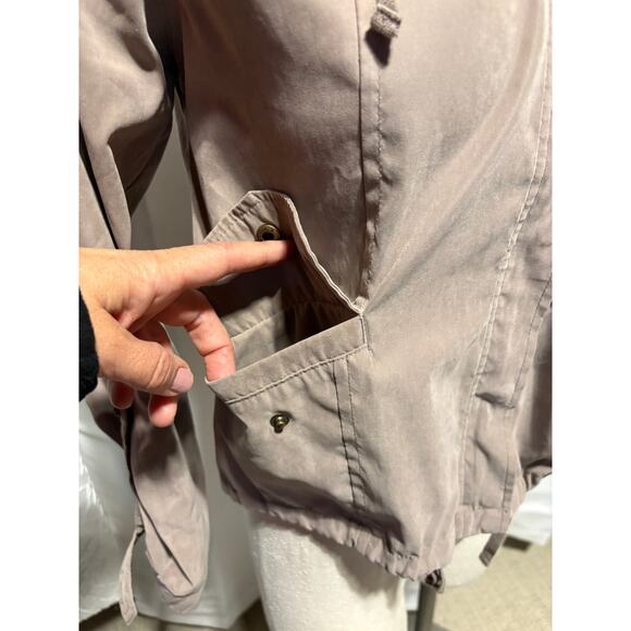 Women's Size S Taupe Wind Breaker Jacket - Picture 12 of 13